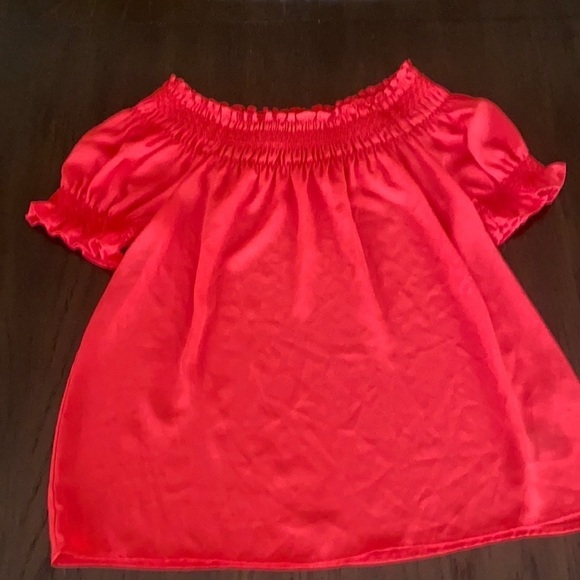 Express Off the Shoulder top - Picture 1 of 4